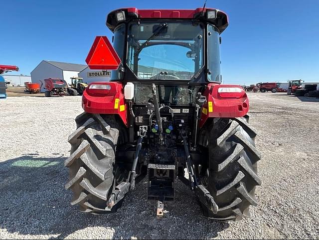 Image of Case IH Farmall 120C equipment image 3