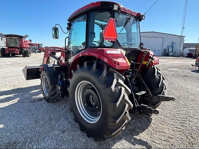 Image of Case IH Farmall 120C equipment image 4