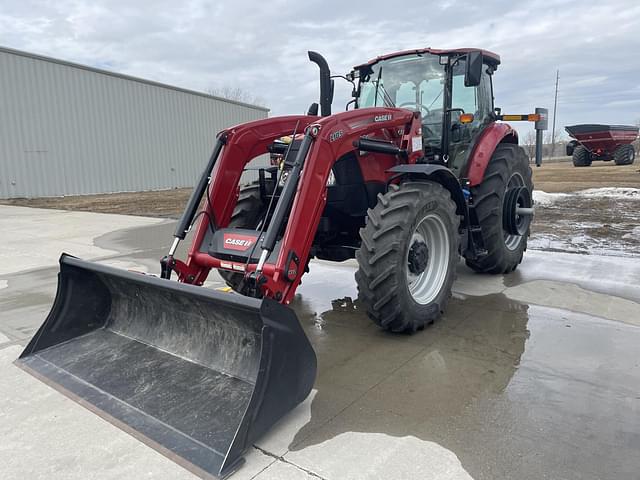 Image of Case IH Farmall 140A equipment image 1