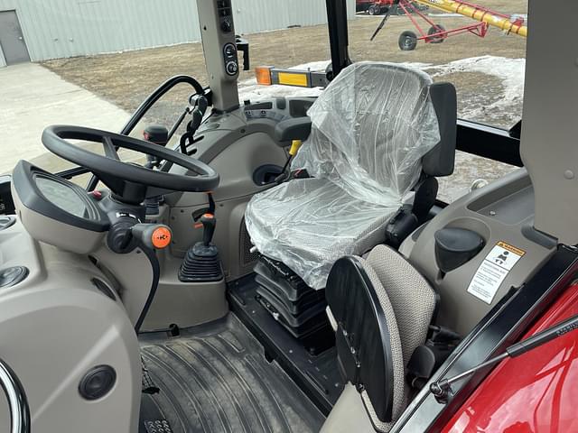 Image of Case IH Farmall 140A equipment image 2