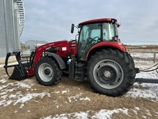Image of Case IH Farmall 140A equipment image 3