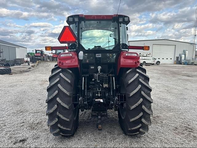 Image of Case IH Farmall 140A equipment image 3