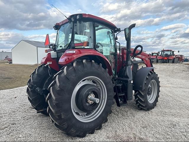 Image of Case IH Farmall 140A equipment image 2