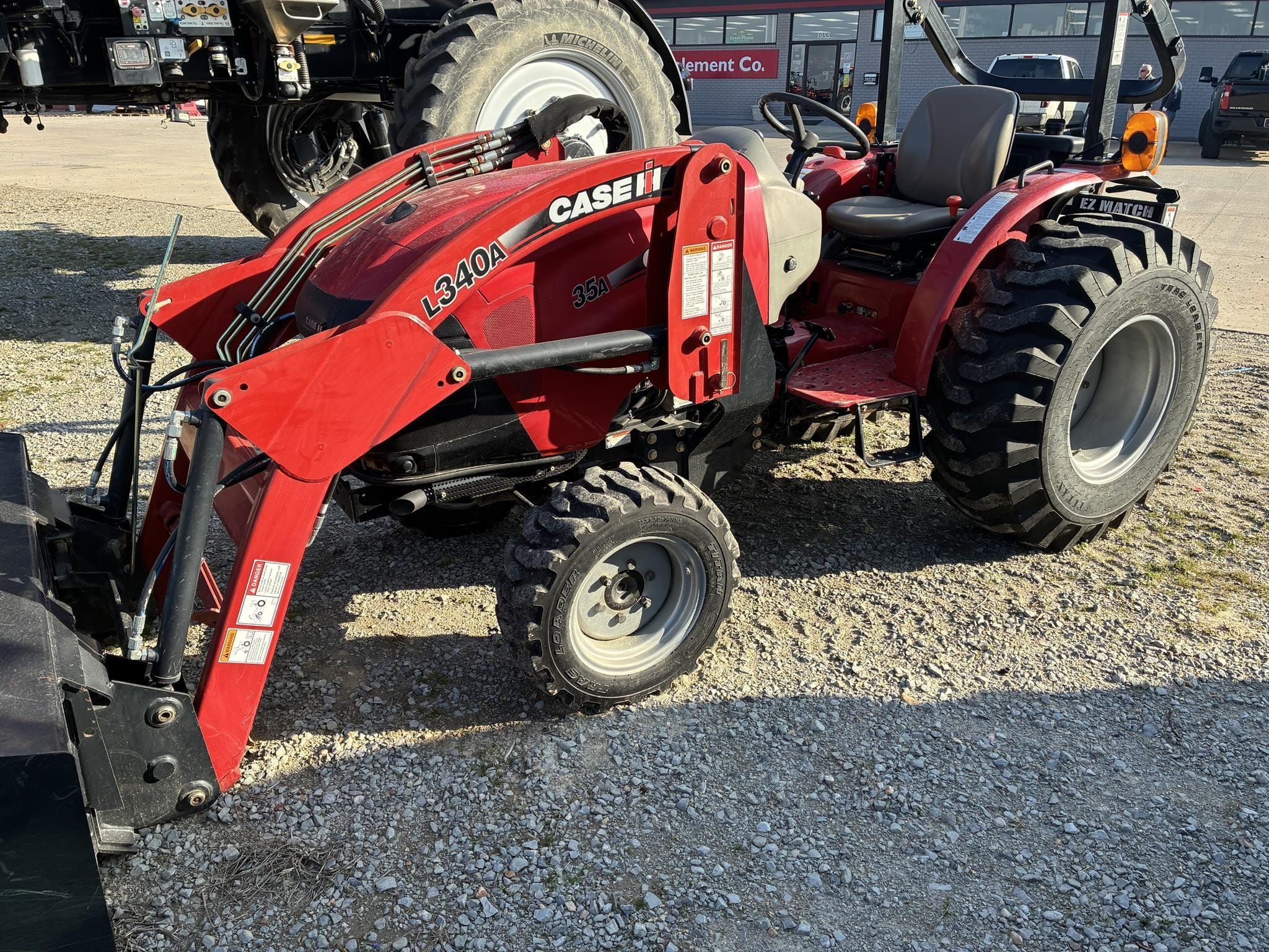 2021 Case IH Farmall 35A Equipment Image0