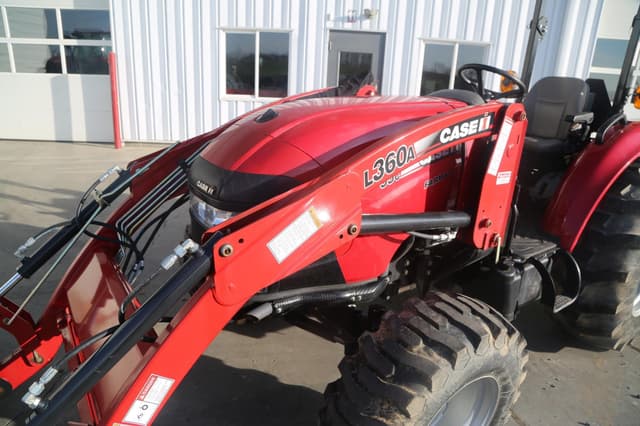 Image of Case IH Farmall 55C equipment image 3