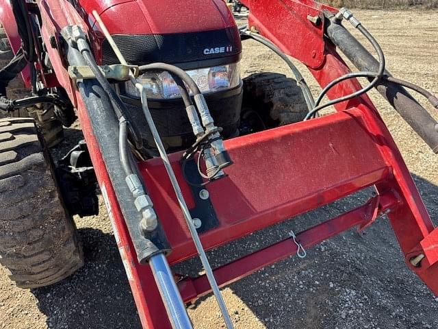 Image of Case IH Farmall 55C equipment image 4