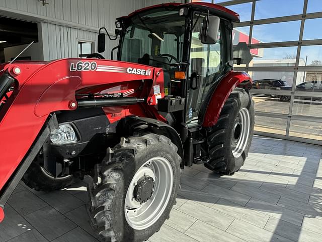 Image of Case IH Farmall 75C equipment image 2