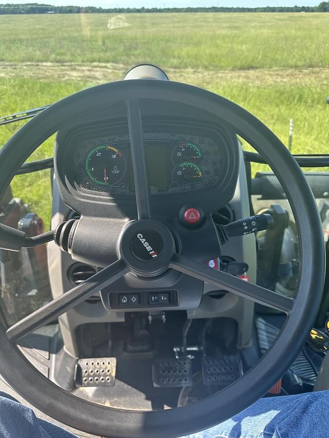 Image of Case IH Farmall 75C equipment image 3