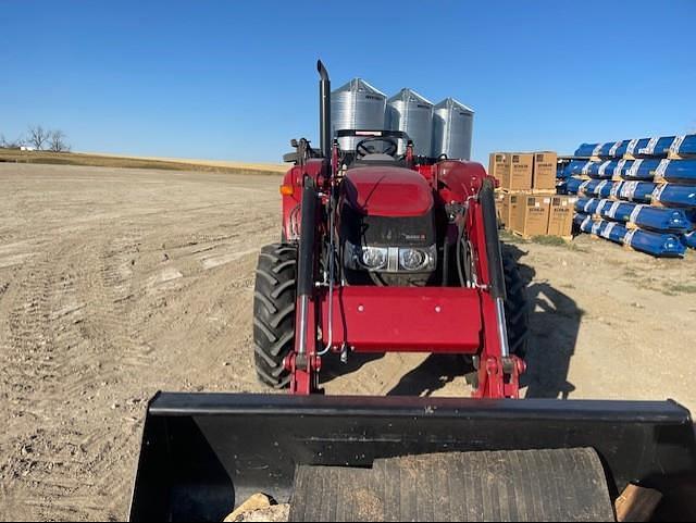 Image of Case IH Farmall 75C equipment image 3