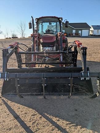 Image of Case IH Farmall 75C equipment image 2