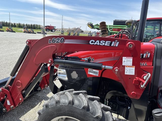 Image of Case IH Farmall 75C equipment image 4