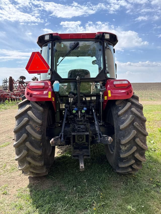 Image of Case IH Farmall 90C equipment image 4