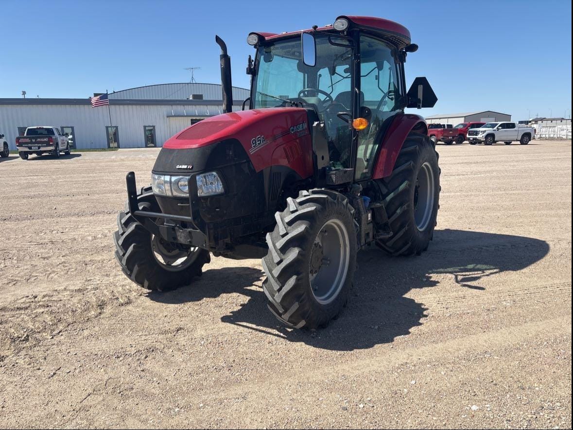 Main image Case IH Farmall 95A