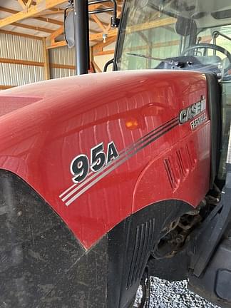 Image of Case IH Farmall 95A equipment image 4