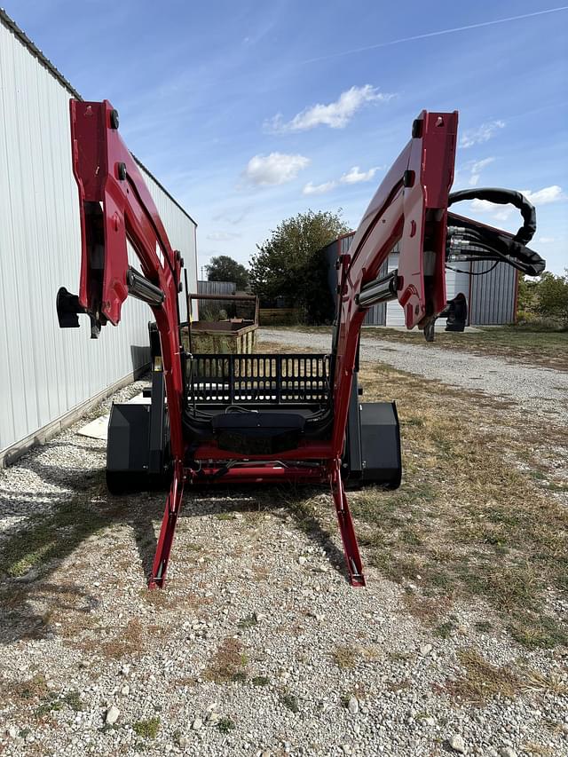 Image of Case IH L106 equipment image 1