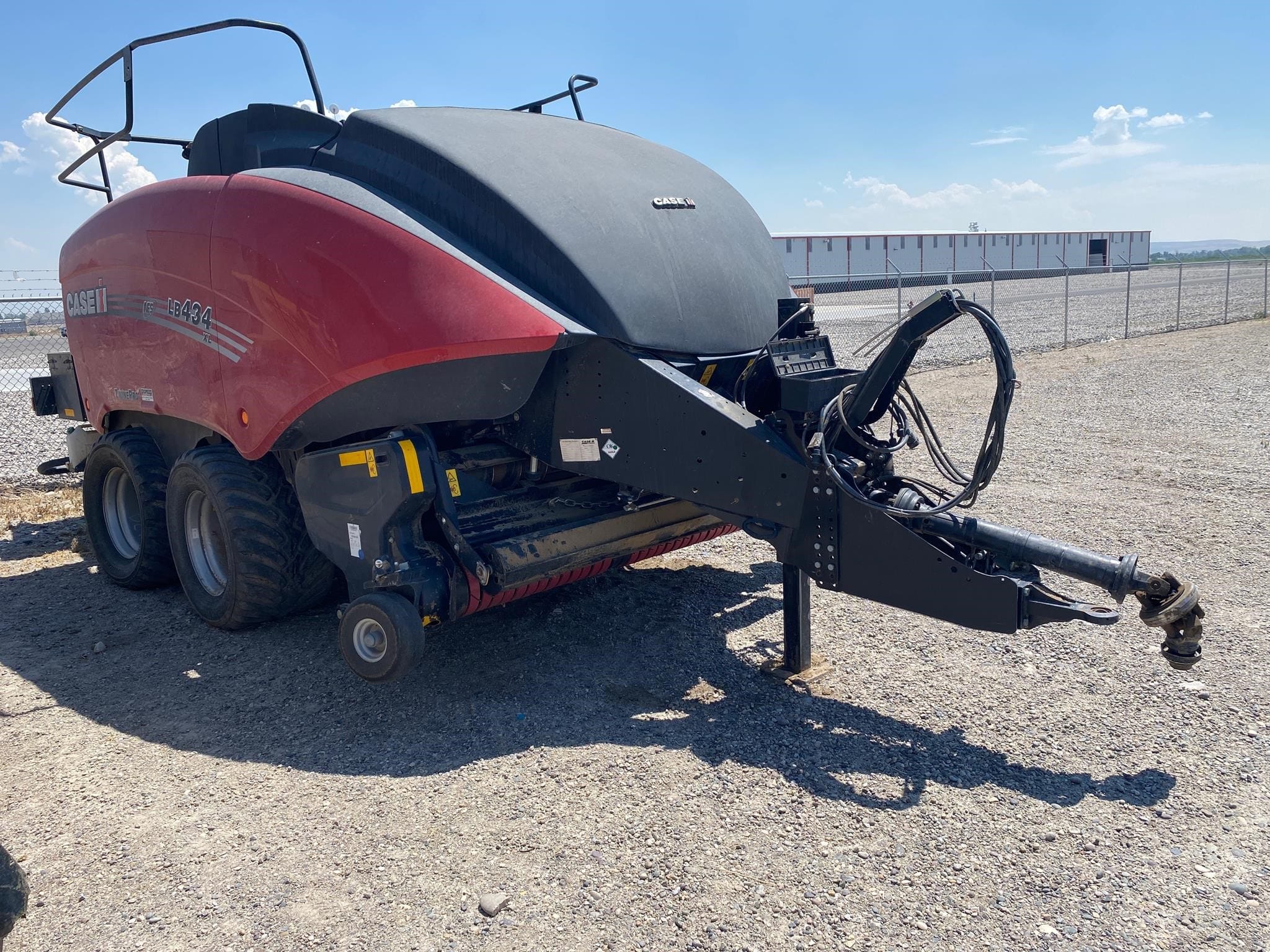 2021 Case IH LB434XL Equipment Image0