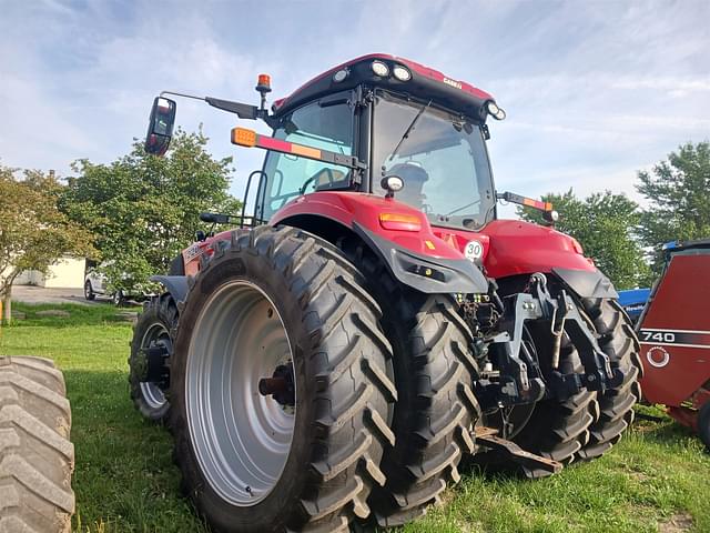 Image of Case IH Magnum 220 equipment image 1