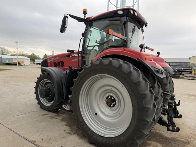Image of Case IH Magnum 200 equipment image 2
