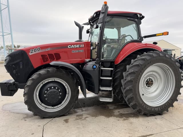 Image of Case IH Magnum 200 equipment image 1