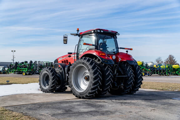 Image of Case IH Magnum 240 equipment image 2