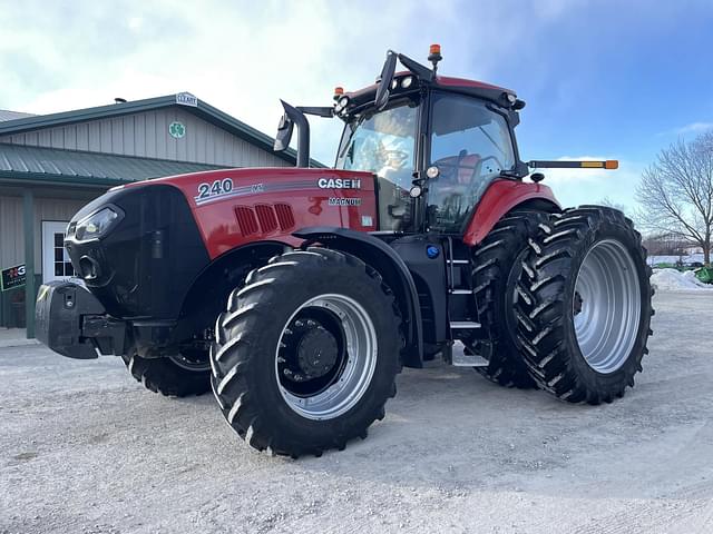 Image of Case IH Magnum 240 equipment image 2