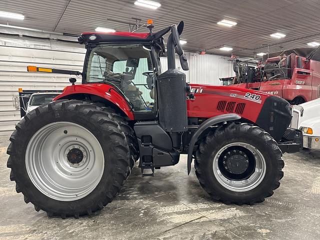 Image of Case IH Magnum 240 equipment image 1