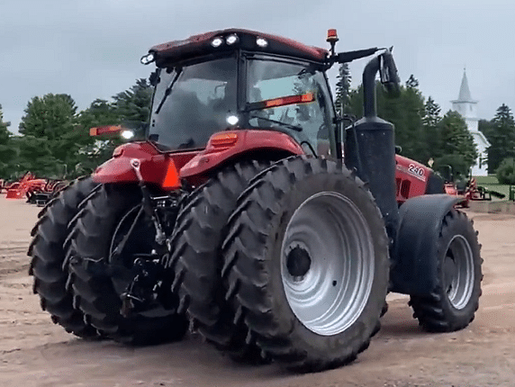 Image of Case IH Magnum 240 equipment image 2