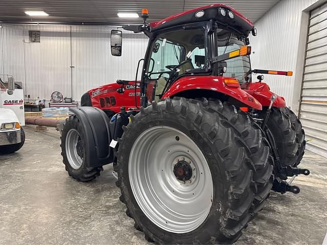 Image of Case IH Magnum 240 equipment image 4