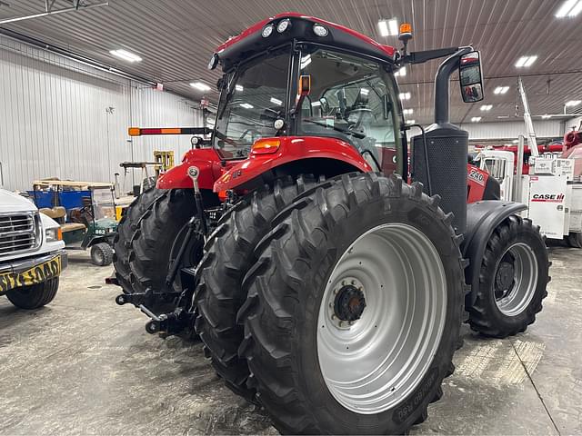 Image of Case IH Magnum 240 equipment image 2