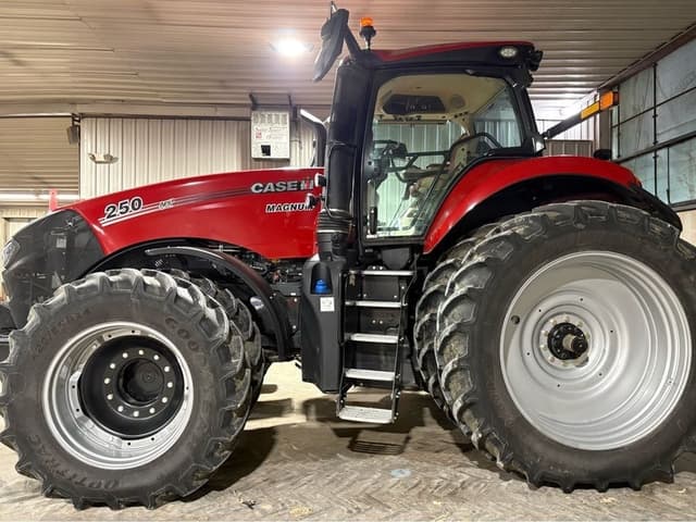 Image of Case IH Magnum 250 equipment image 4
