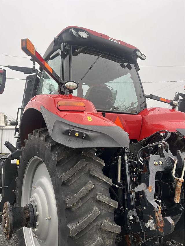 Image of Case IH Magnum 250 equipment image 3