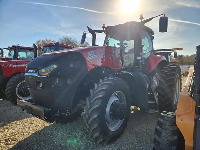 Image of Case IH Magnum 250 equipment image 2