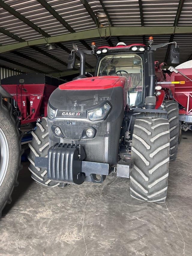 Image of Case IH Magnum 250 equipment image 2