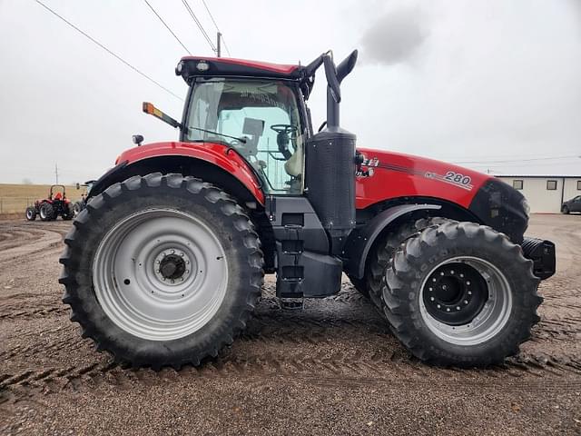 Image of Case IH Magnum 280 equipment image 4