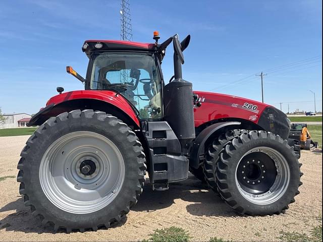 Image of Case IH Magnum 280 equipment image 3
