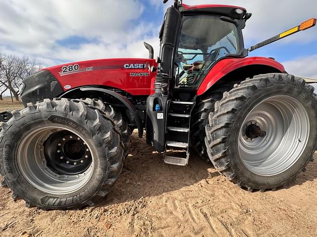 Image of Case IH Magnum 280 equipment image 2