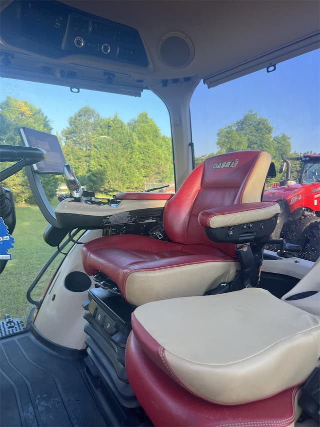 Image of Case IH Magnum 310 equipment image 4