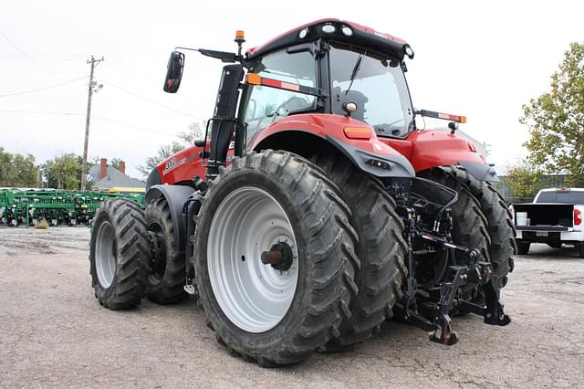 Image of Case IH Magnum 310 equipment image 2