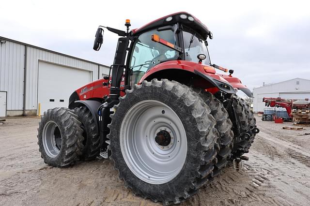 Image of Case IH Magnum 310 equipment image 4