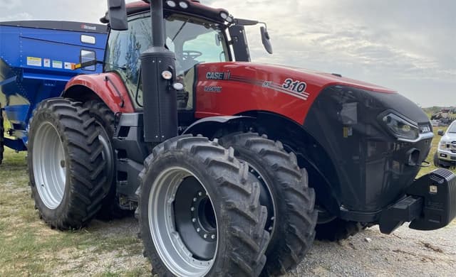 Image of Case IH Magnum 310 equipment image 2