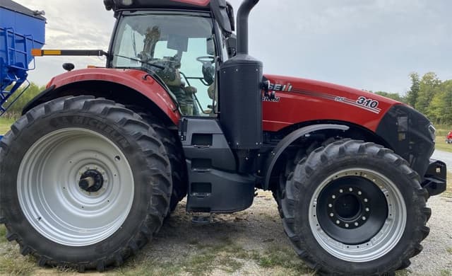 Image of Case IH Magnum 310 equipment image 3