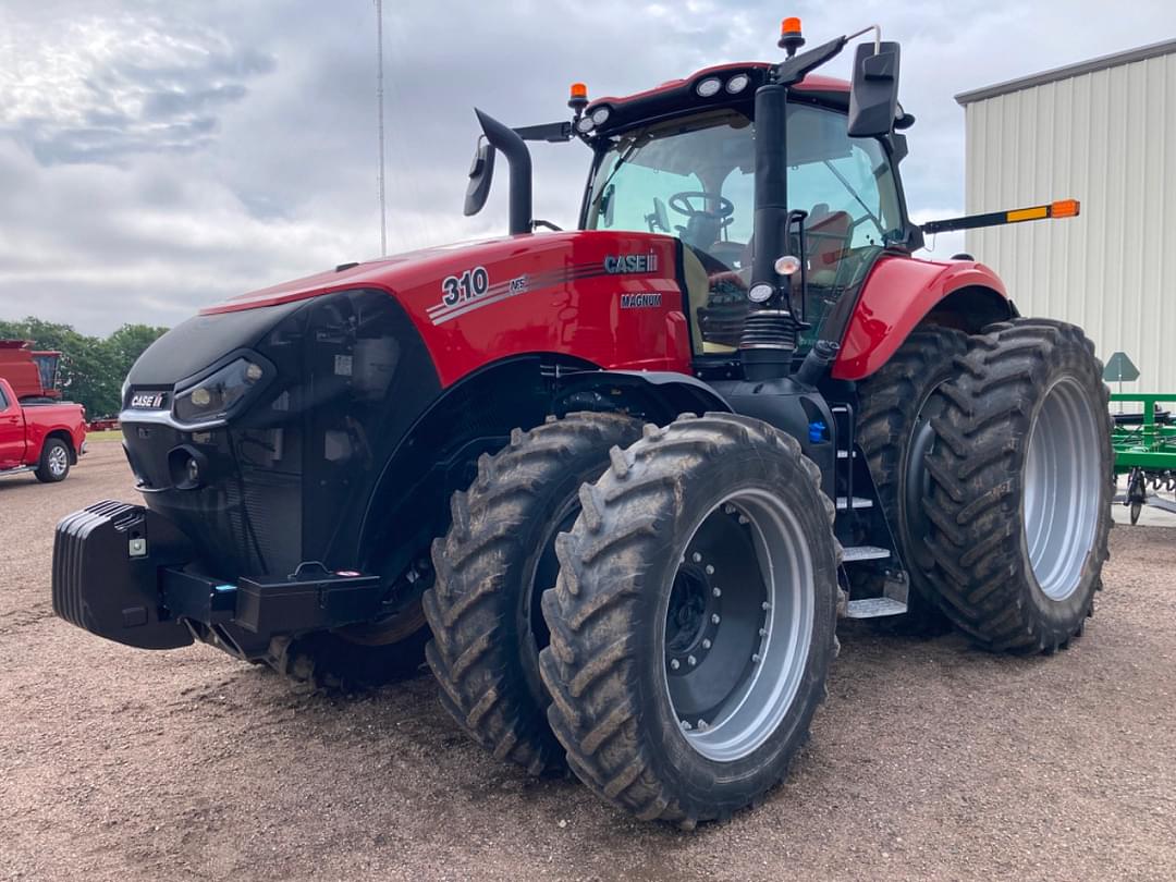 Image of Case IH Magnum 310 Rowtrac Image 1