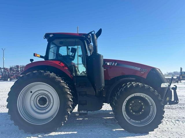 Image of Case IH Magnum 310 equipment image 2