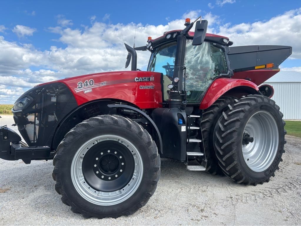 2021 Case IH Magnum 340 Equipment Image0