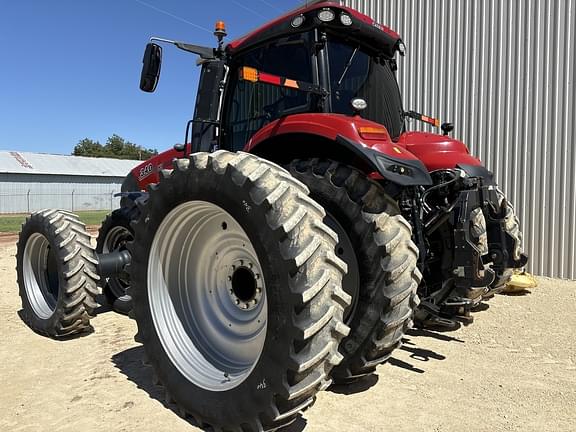 Image of Case IH Magnum 340 equipment image 4