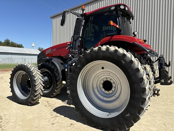 Image of Case IH Magnum 340 equipment image 2