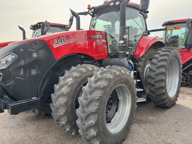 2021 Case IH Magnum 340 Equipment Image0