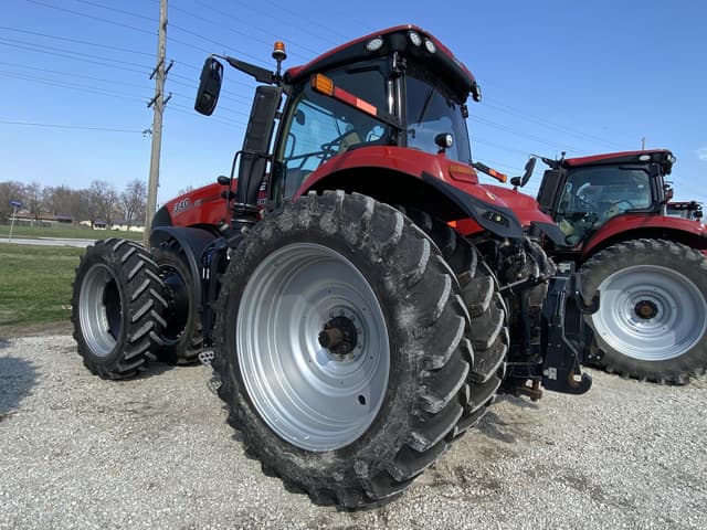 Image of Case IH Magnum 340 equipment image 4