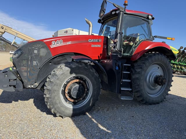 Image of Case IH Magnum 340 equipment image 2