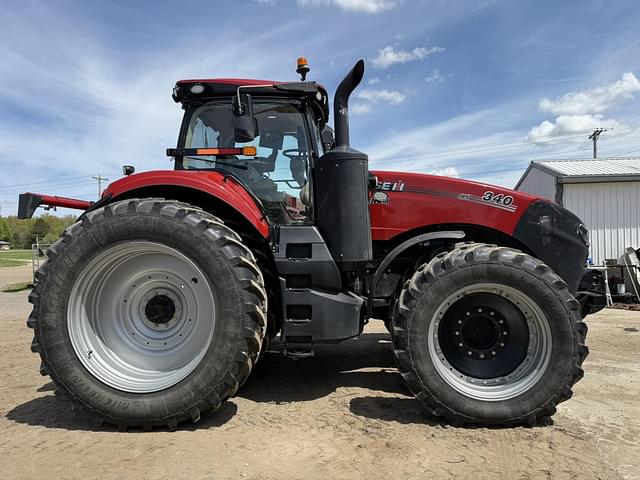 Image of Case IH Magnum 340 equipment image 2